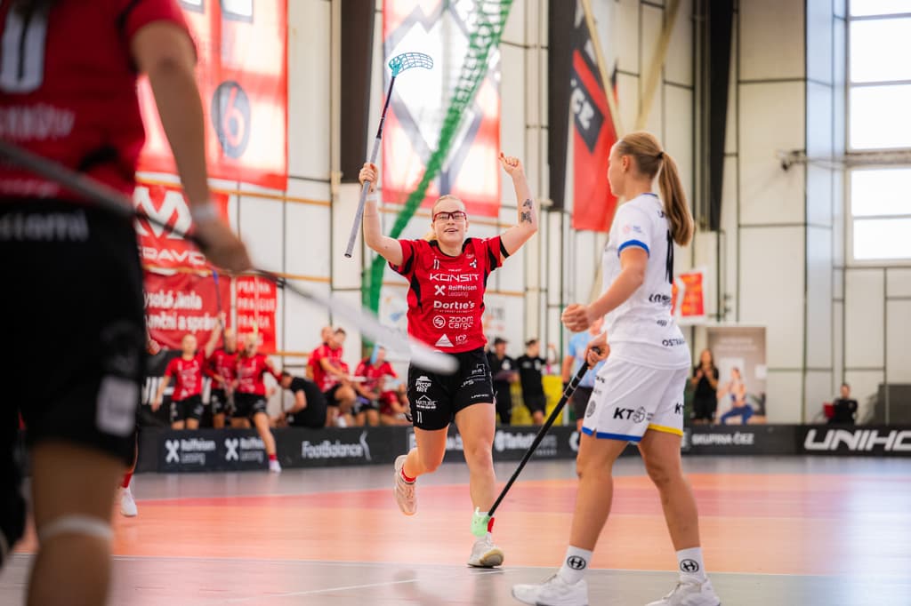Seemannová rozhodla v prodloužení, ženy zdolaly Ostravu 5:4
